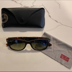Ray Ban New Wayfarer sun glasses